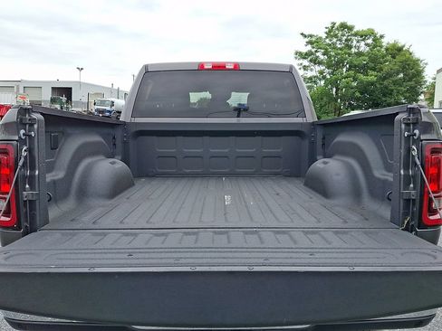 Used 2025 RAM 2500 Big Horn AWD/4WD image 32