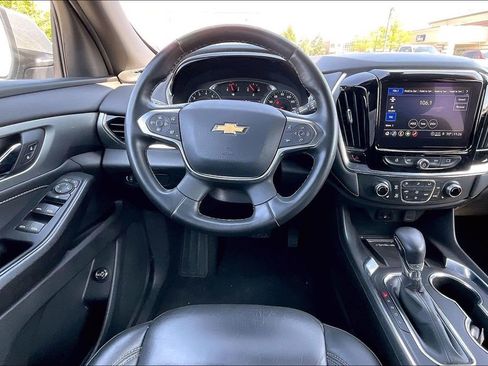 Used 2023 Chevrolet Traverse LT AWD/4WD image 5