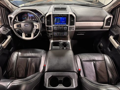 Used 2020 Ford F350 Lariat w/ Chrome Package image 23