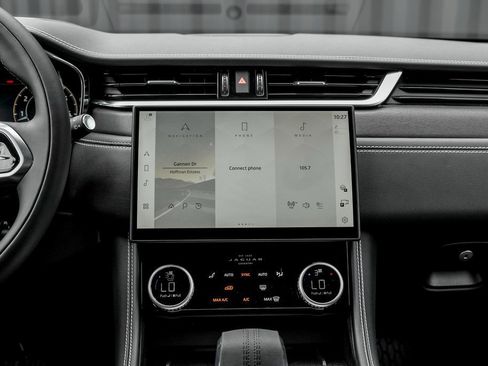 New 2026 Jaguar F-PACE R-Dynamic S image 18