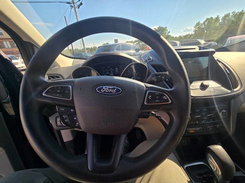 Used 2018 Ford Escape SE w/ Ford Safe & Smart Package FWD image 47
