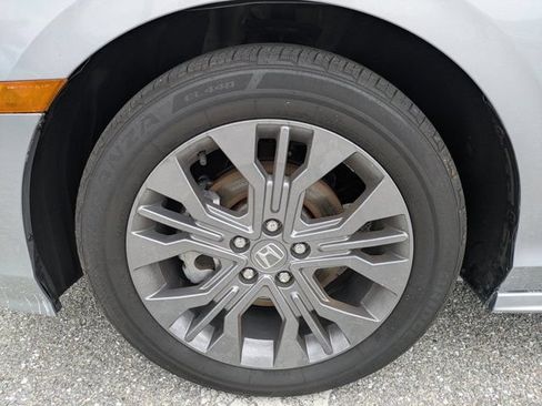Certified 2025 Honda Odyssey Touring image 11