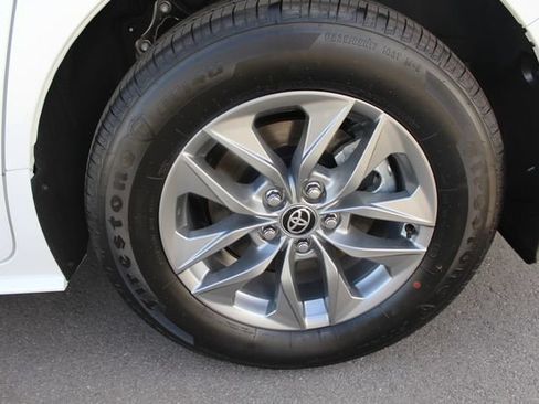Certified 2026 Toyota Sienna XLE FWD image 21