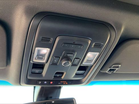 Used 2022 GMC Yukon XL AT4 image 33