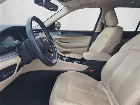 Used 2022 Jeep Grand Cherokee Limited AWD/4WD image 12