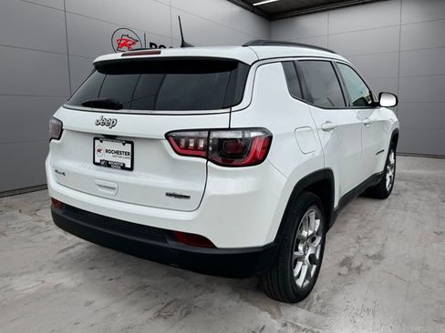 Used 2022 Jeep Compass Latitude AWD/4WD image 34