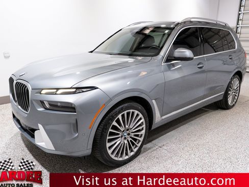 Used 2023 BMW X7 xDrive40i w/ Premium Package AWD/4WD image 2