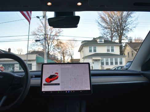 Used 2021 Tesla Model 3 Standard Range Plus image 29