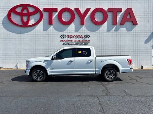 Used 2017 Ford F150 XLT w/ Equipment Group 302A Luxury RWD image 4