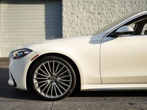 Used 2022 Mercedes-Benz S 500 4MATIC w/ AMG Line Package image 10