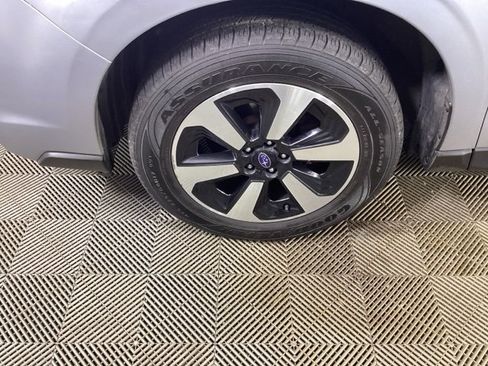 Used 2017 Subaru Forester 2.5i Limited image 9