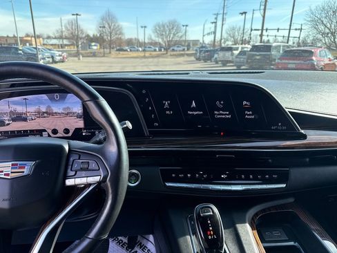 Used 2021 Cadillac Escalade ESV Luxury image 18