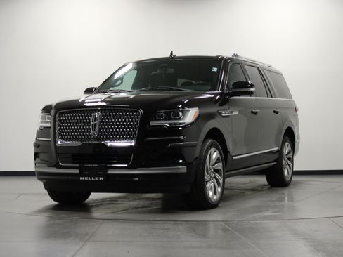 Used 2024 Lincoln Navigator L 4WD image 8