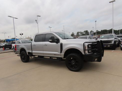 Used 2024 Ford F250 4x4 Crew Cab Super Duty image 7