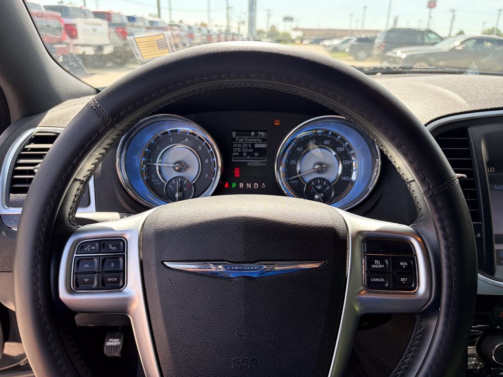 Used 2011 Chrysler 300 Limited RWD image 20