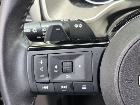 Used 2023 Nissan Rogue SV w/ SV Premium B Package FWD image 27