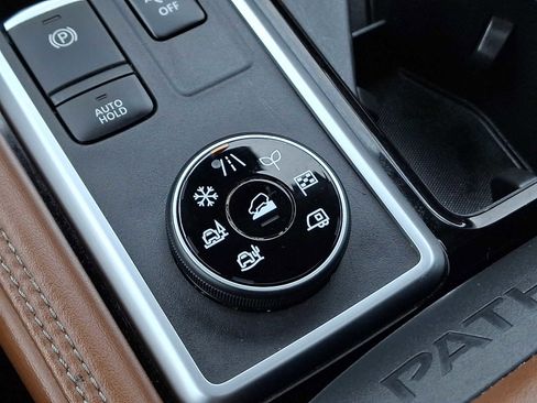 Used 2022 Nissan Pathfinder Platinum w/ Cargo Package image 26