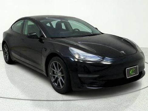 Used 2022 Tesla Model 3 RWD image 2