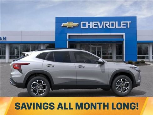 New 2026 Chevrolet Trax LT w/ Driver Confidence Package FWD image 5