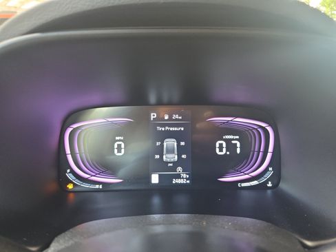 Certified 2025 Kia Soul LX w/ LX Technology Package FWD image 18