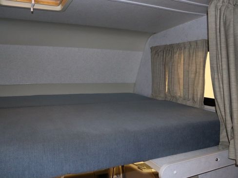 Used 2002 Volkswagen Eurovan FWD image 37