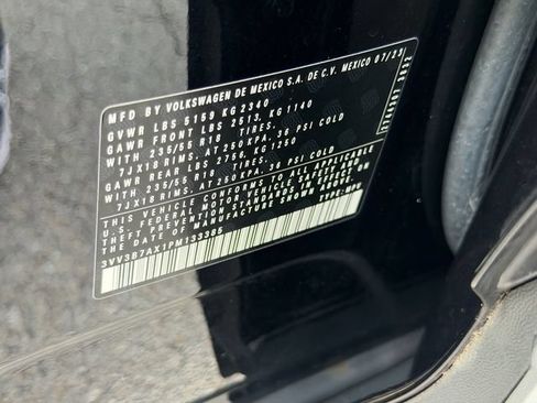 Certified 2023 Volkswagen Tiguan SE FWD image 17