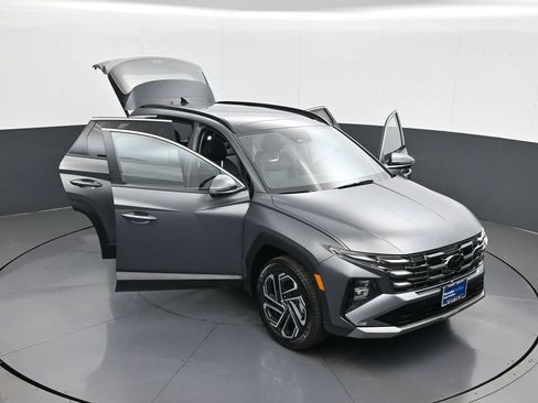 Certified 2025 Hyundai Tucson Limited image 29