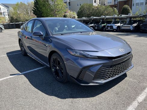 New 2026 Toyota Camry SE image 3