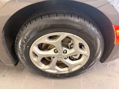 Used 2023 Chrysler Pacifica Limited image 48