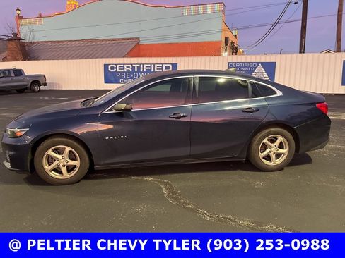 Used 2017 Chevrolet Malibu LS w/ LPO, Convenience Package 1 image 4