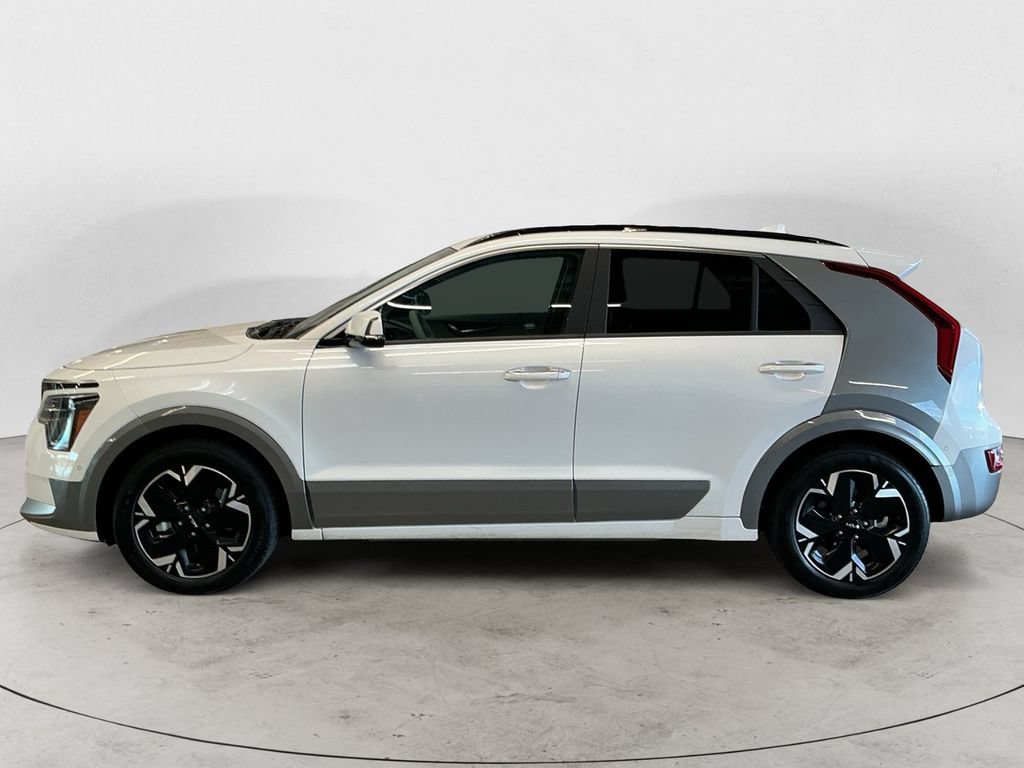 Used 2024 Kia Niro Wave w/ Wave Preserve Package FWD image 12