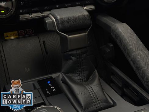 Used 2025 Toyota Tacoma Limited image 17