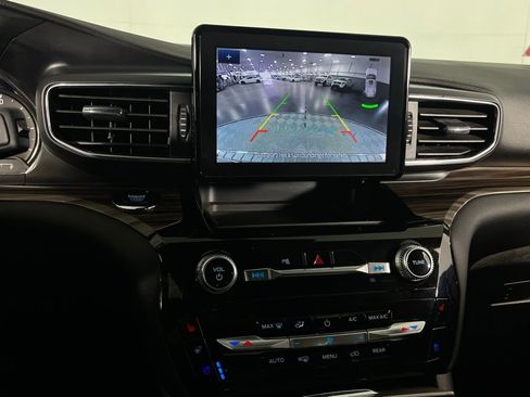 Used 2024 Ford Explorer Limited image 17