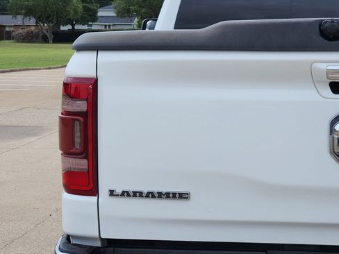 Used 2022 RAM 1500 Laramie AWD/4WD image 15