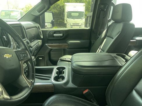Used 2023 Chevrolet Silverado 2500 High Country w/ LPO, Hitch Package AWD/4WD image 12