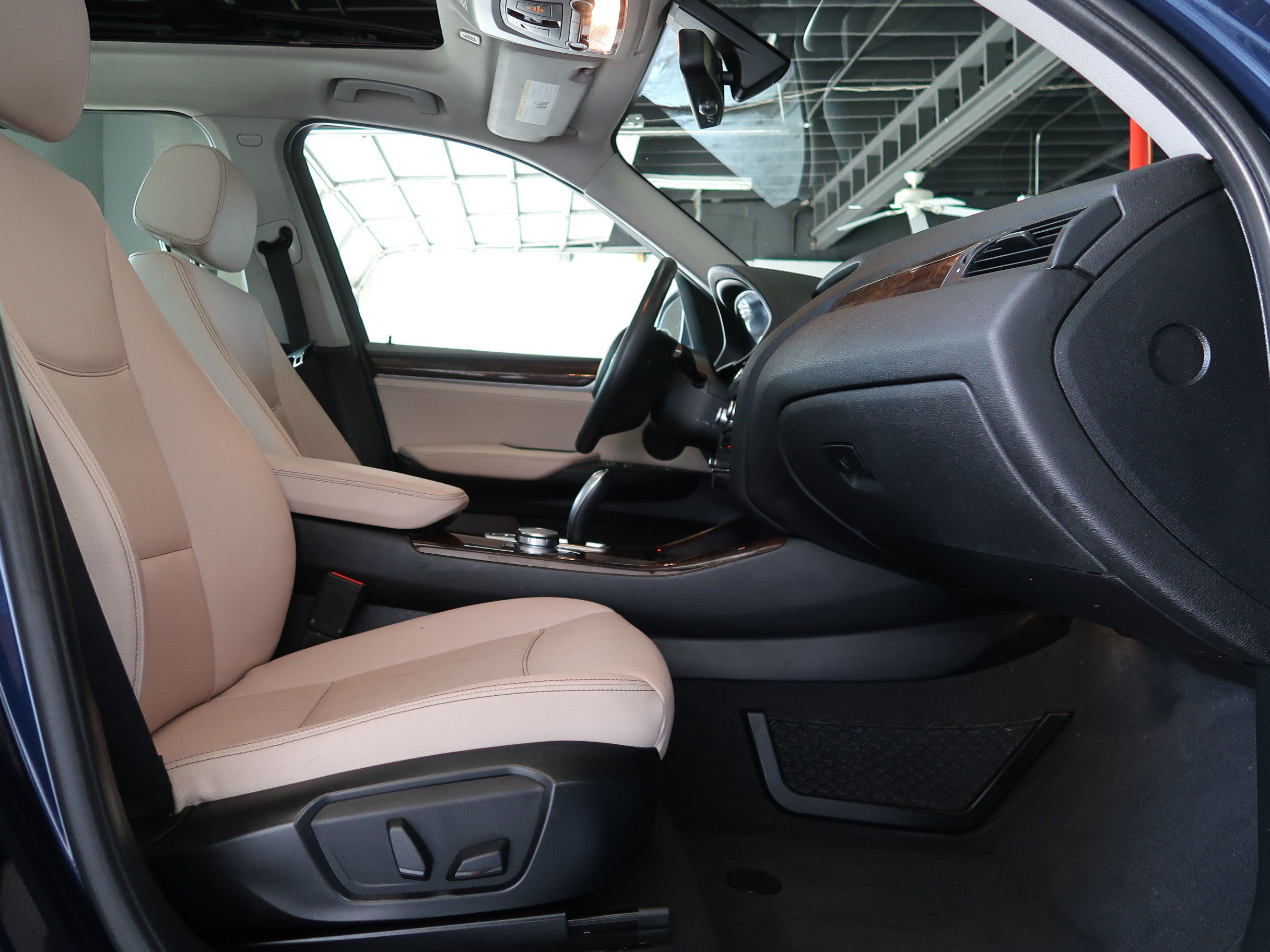 Used 2017 BMW X3 sDrive28i RWD image 30