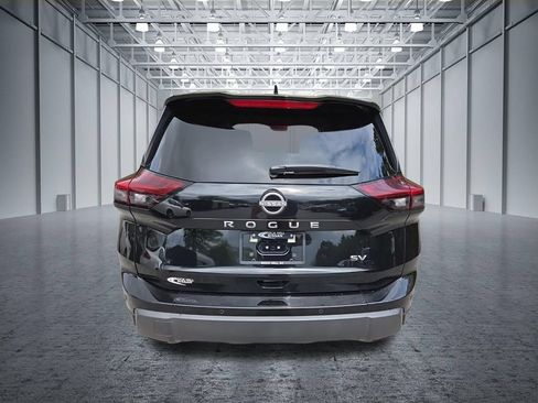 Certified 2024 Nissan Rogue SV FWD image 7