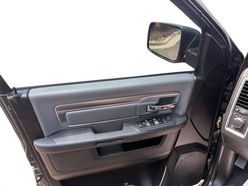 Used 2024 RAM 1500 Classic SLT AWD/4WD image 17