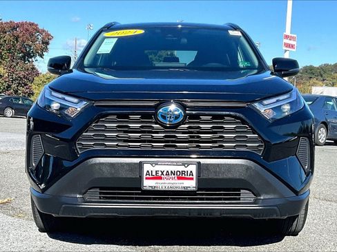 Used 2024 Toyota RAV4 XLE AWD/4WD image 3