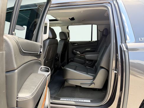 Used 2015 Chevrolet Suburban LTZ RWD image 35