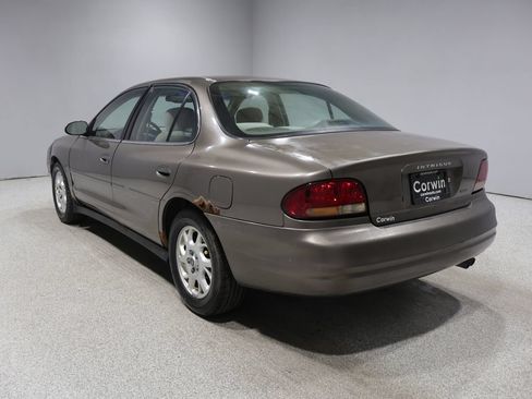 Used 2000 Oldsmobile Intrigue GL FWD image 6