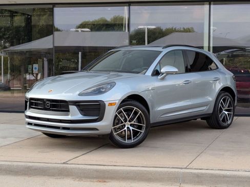 Certified 2026 Porsche Macan AWD/4WD image 1