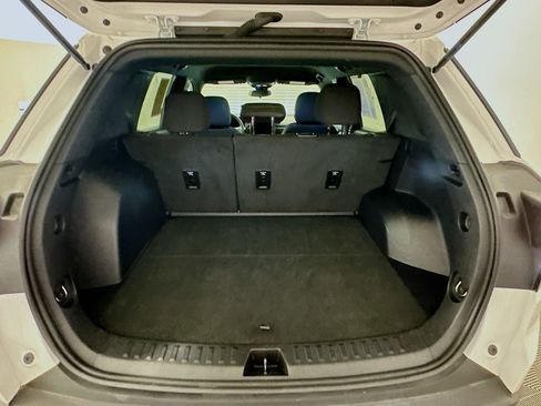 Used 2025 GMC Terrain Elevation image 30