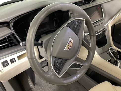 Used 2018 Cadillac XT5 Luxury w/ Driver Awareness Package image 20