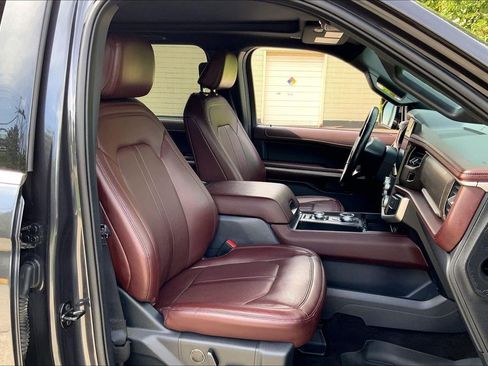 Used 2022 Ford Expedition Limited AWD/4WD image 7