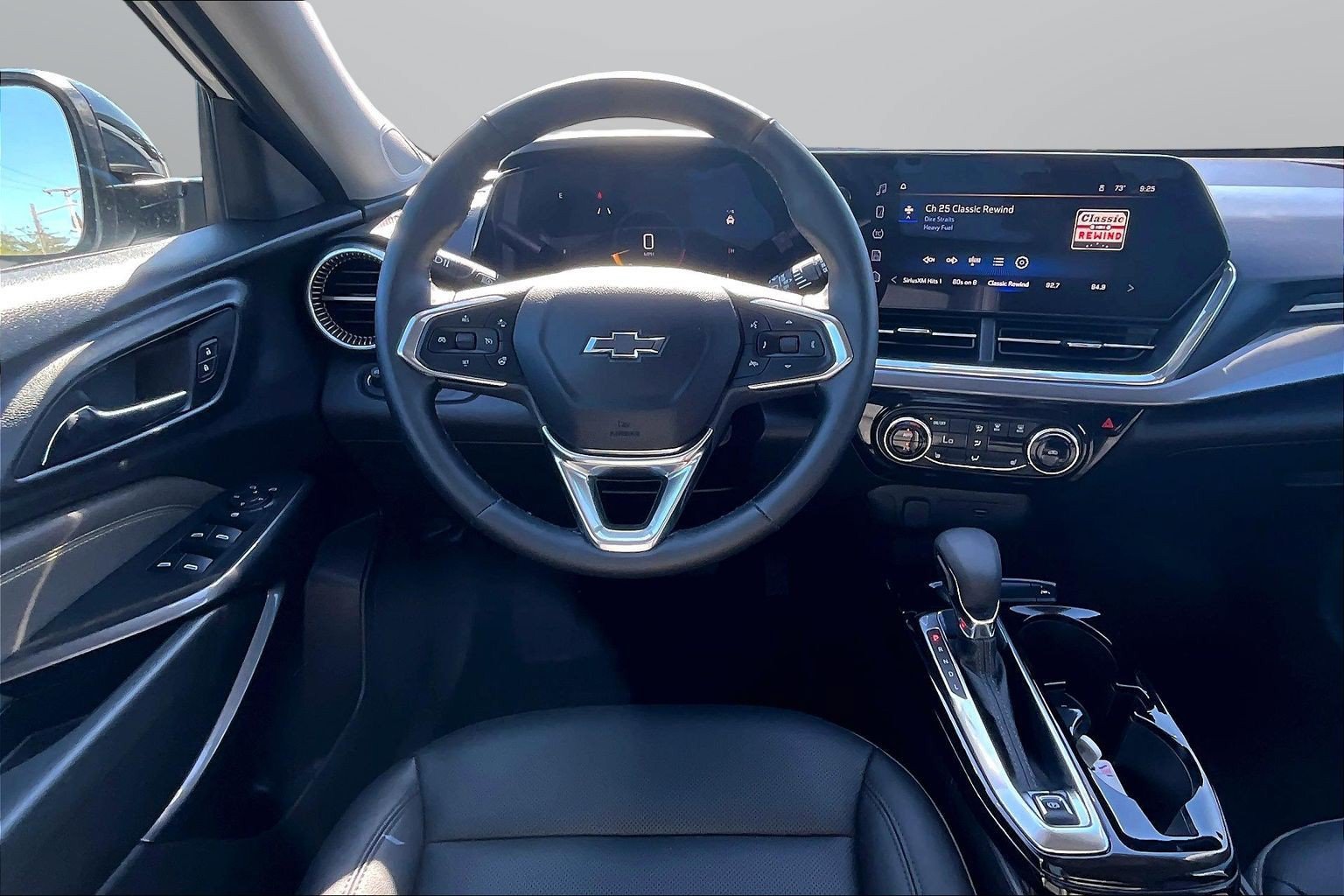 Used 2025 Chevrolet Trax ACTIV FWD image 5