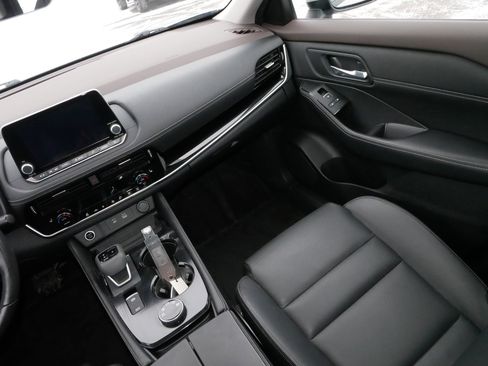 Used 2023 Nissan Rogue SL image 11