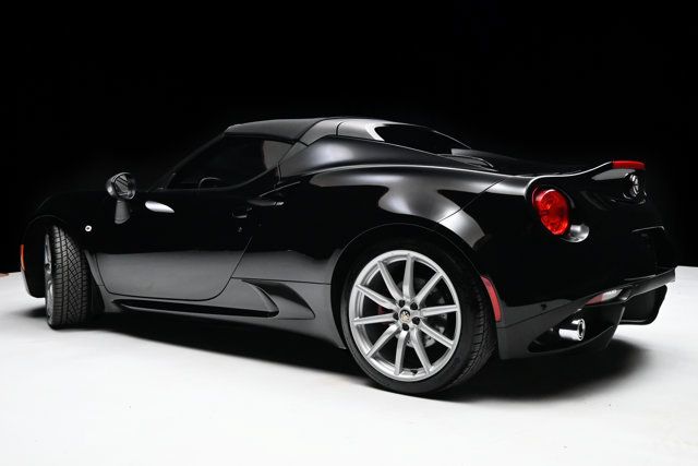Used 2016 Alfa Romeo 4C Spider RWD image 30