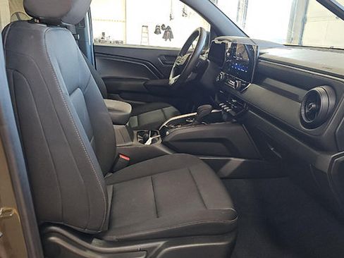 Used 2024 Chevrolet Colorado Trail Boss w/ Technology Package AWD/4WD image 17