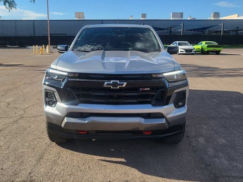 Used 2024 Chevrolet Colorado Z71 w/ Z71 Convenience Package 2 AWD/4WD image 3